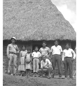 Boruca, familia y expedición, 1942